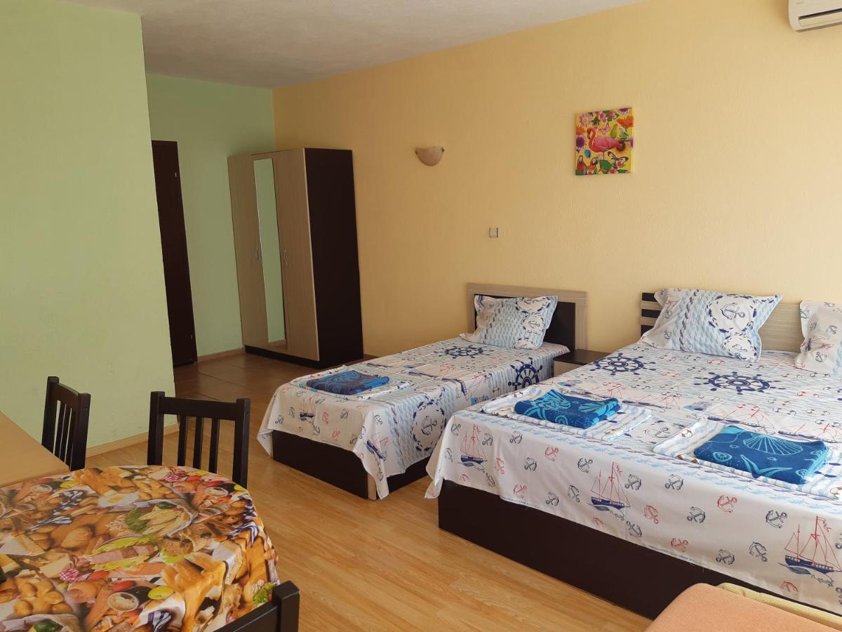 Kazlarov Guest House كيتن المظهر الخارجي الصورة