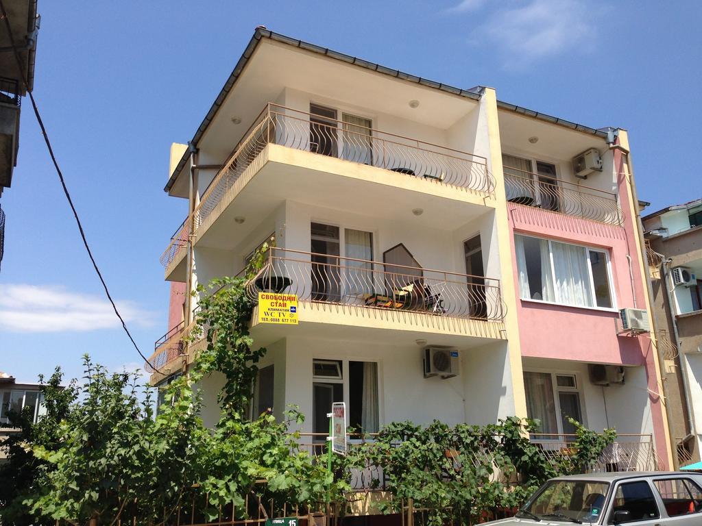 Kazlarov Guest House كيتن المظهر الخارجي الصورة
